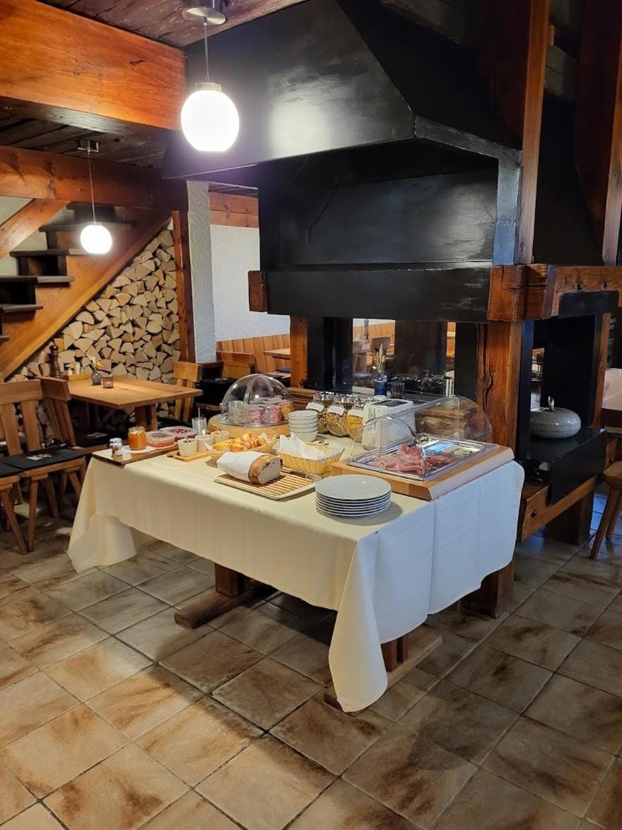 Hôtel-Restaurant Mélèze Grimentz Hotel in Canton of Valais