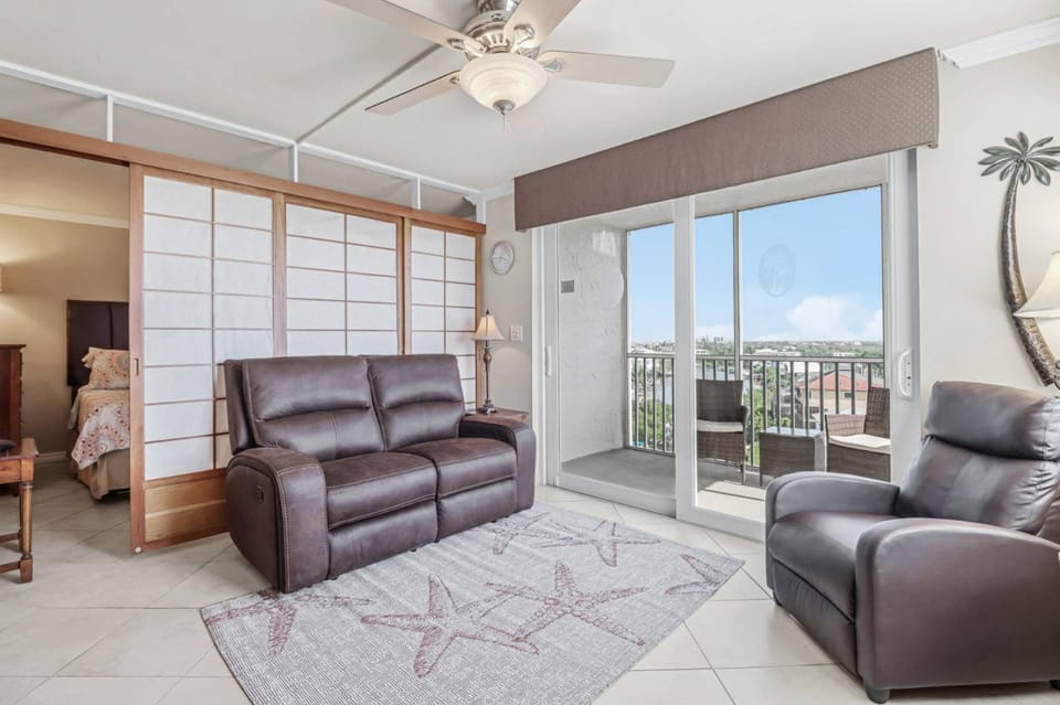 Beach & Tennis 1803* House in Bonita Springs
