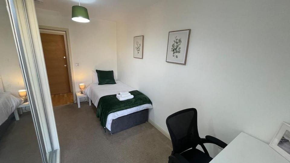 Wembley Area Flat with Balconies and Free Parking Apartment in Edgware