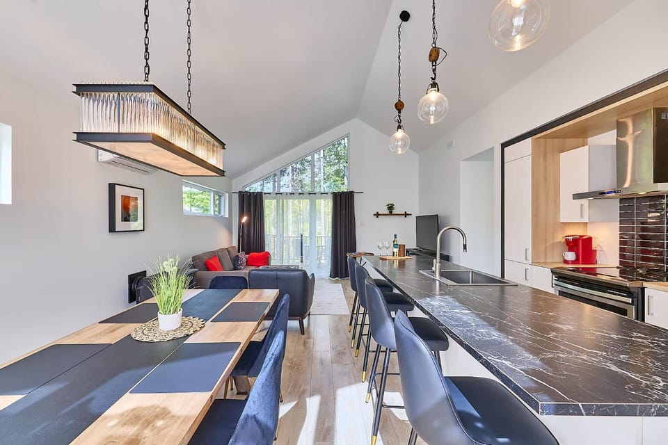 Le Kalm - Spa Pool & EV Charger Chalet in Quebec