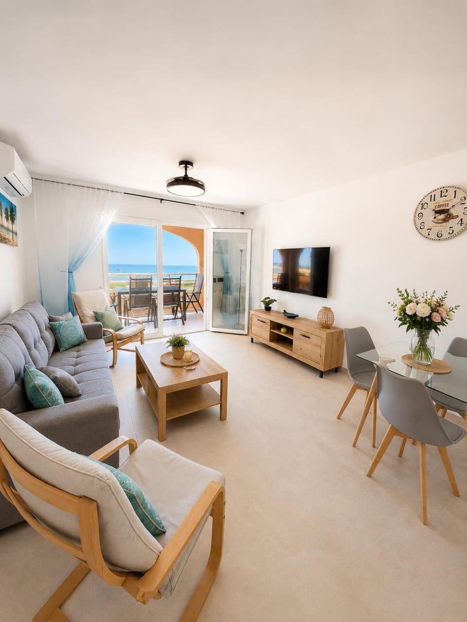 Communal lounge/ TV room, Living room, Sea view, Sea view