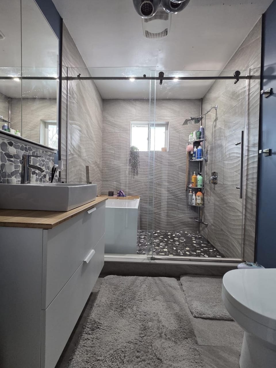 Room with Shared Bathroom - Stampede & Mountains Vacation rental in Calgary