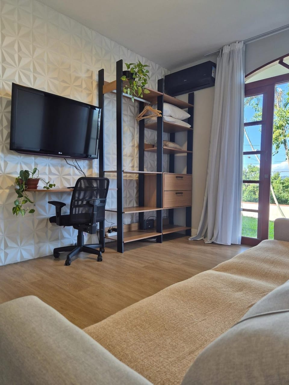 Apartamento amplo com Pátio Gramado! Ar Cond! Apartment in São José
