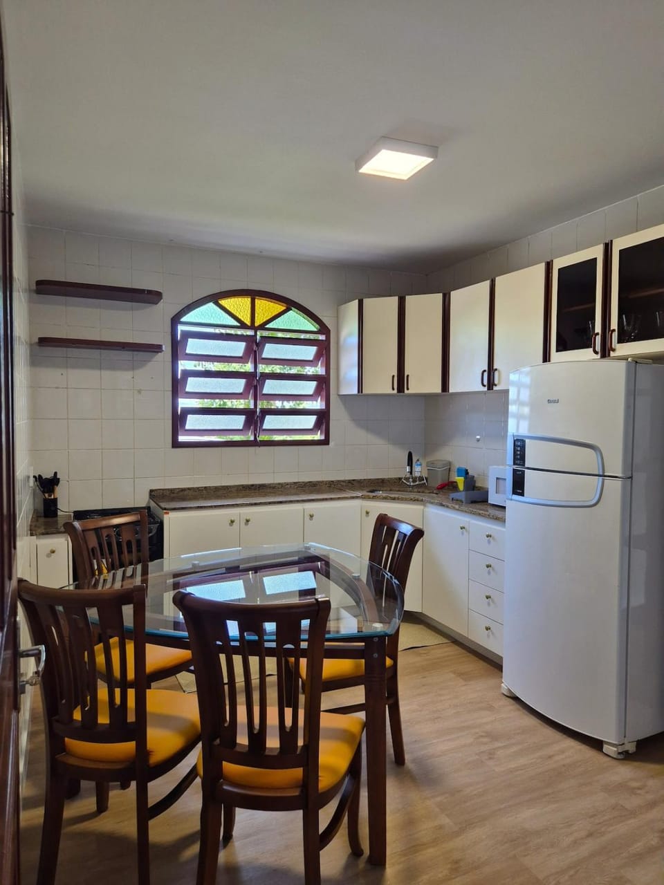 Apartamento amplo com Pátio Gramado! Ar Cond! Apartment in São José