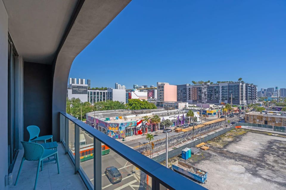 Luxe NoMad Wynwood 1BR Balcony & Rooftop Apartment in Miami