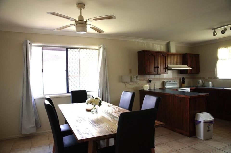 spacious 4 bedroom house in Algester House in Brisbane