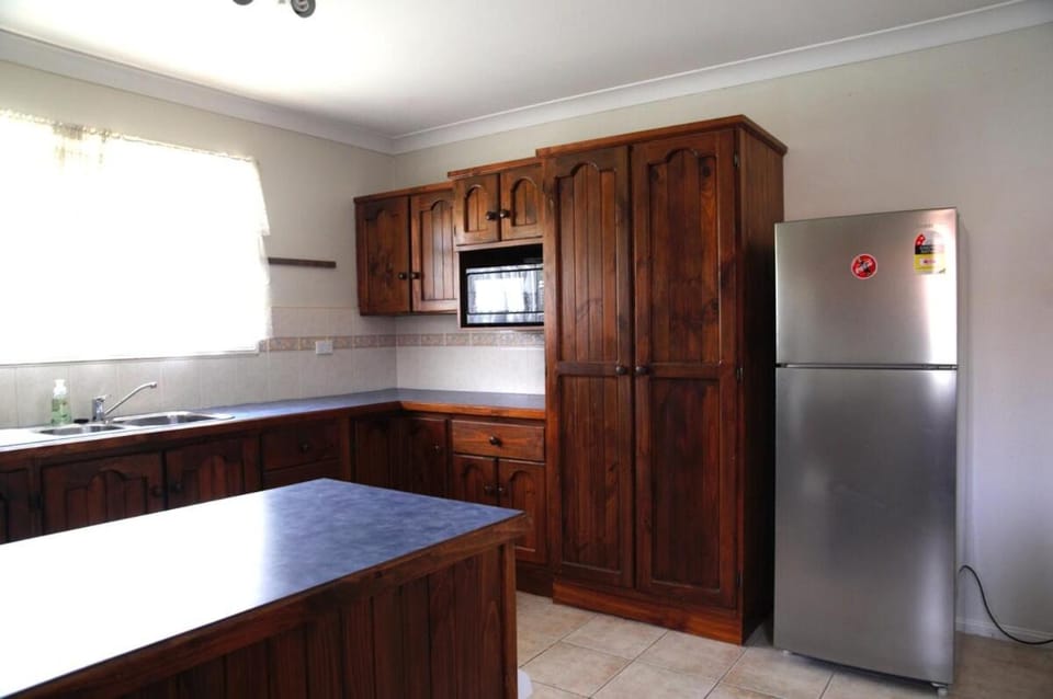 spacious 4 bedroom house in Algester House in Brisbane