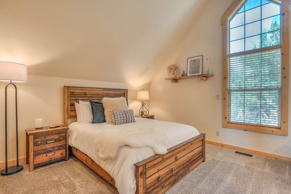 The Nest - Golf - Hot Tub & Resort Amenities House in Oregon