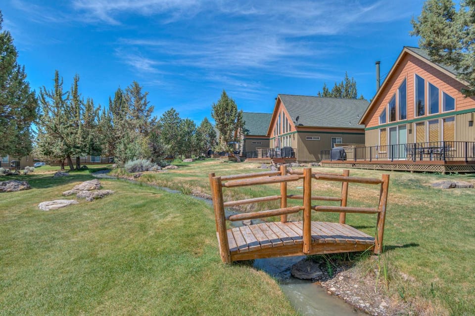 The Nest - Golf - Hot Tub & Resort Amenities House in Oregon
