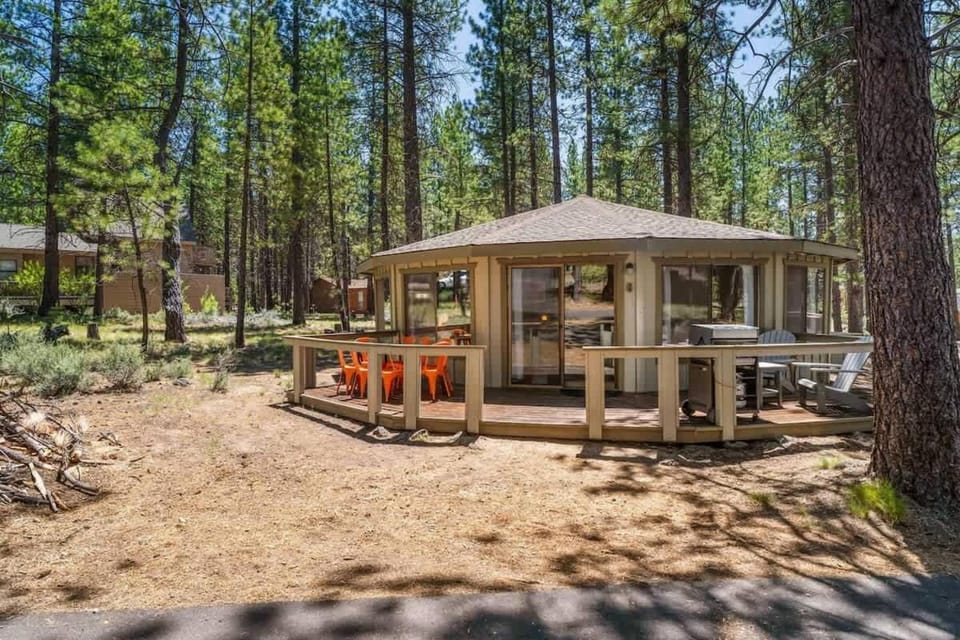 Carousel House - Retro 70's Home - SHARC House in Sunriver
