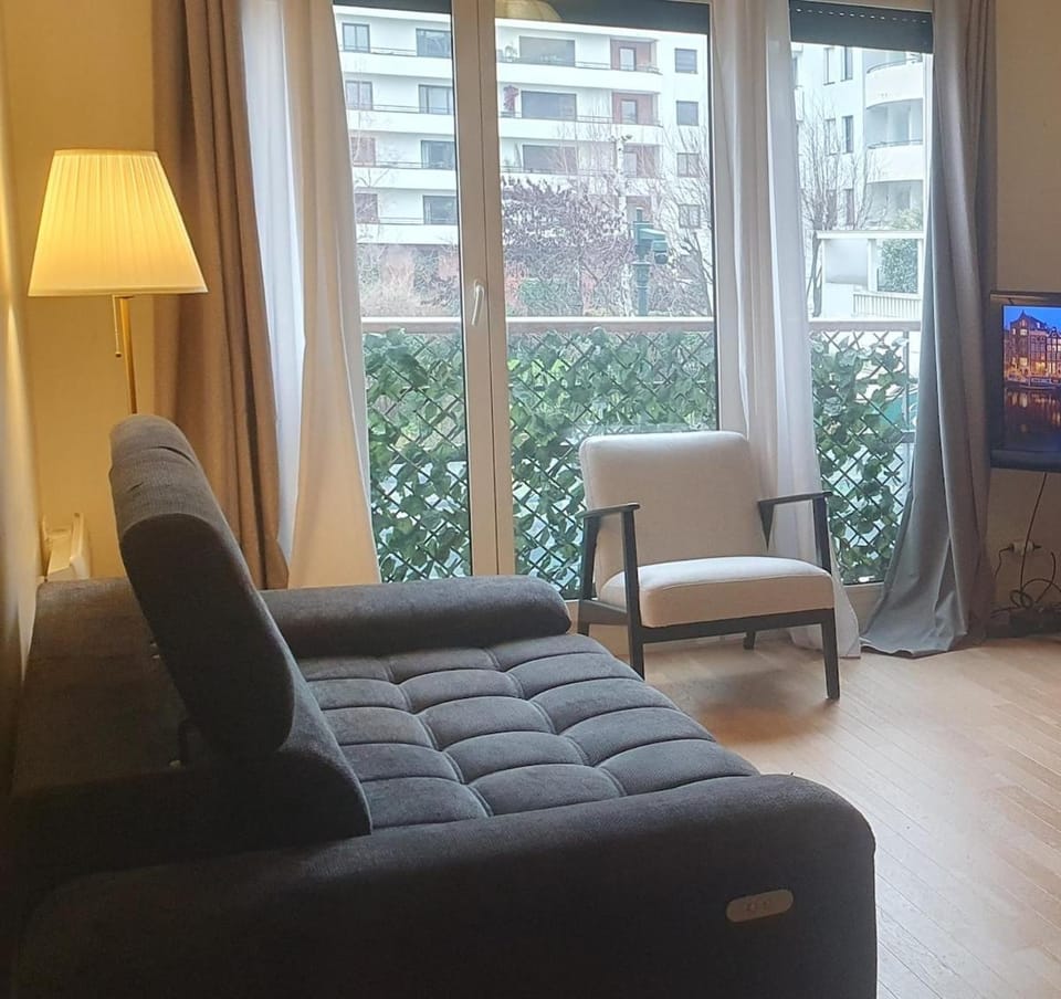 Beautiful T2 apartment near La Défense and Paris Apartment in Puteaux