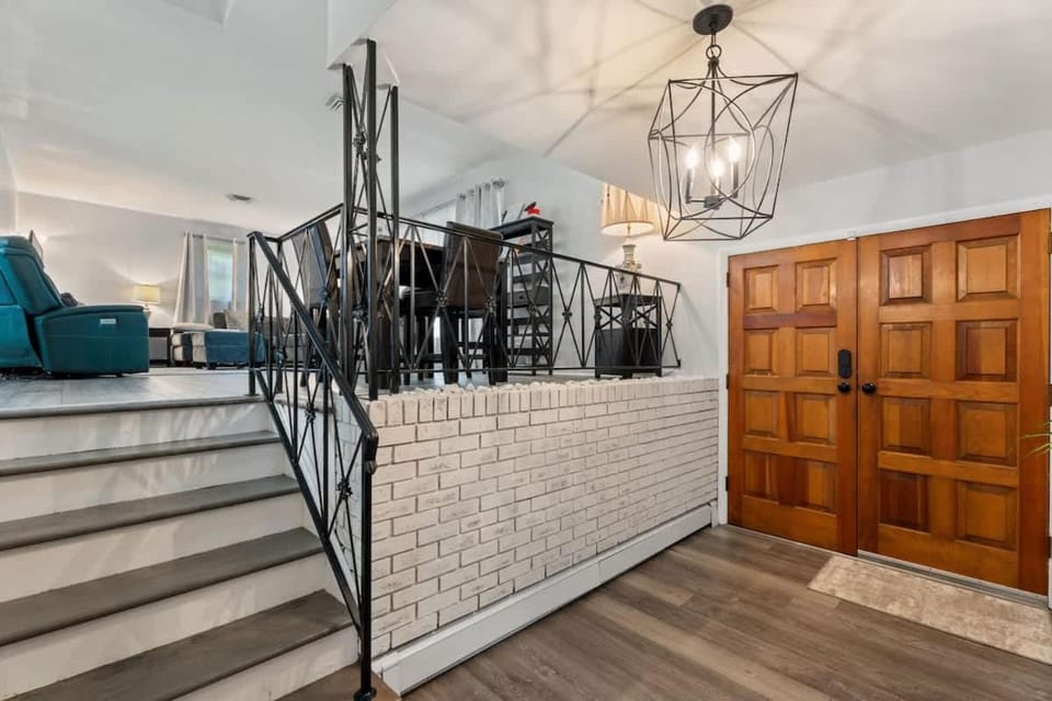 Arden Place - Spacious Retreat with Pool House in High Point