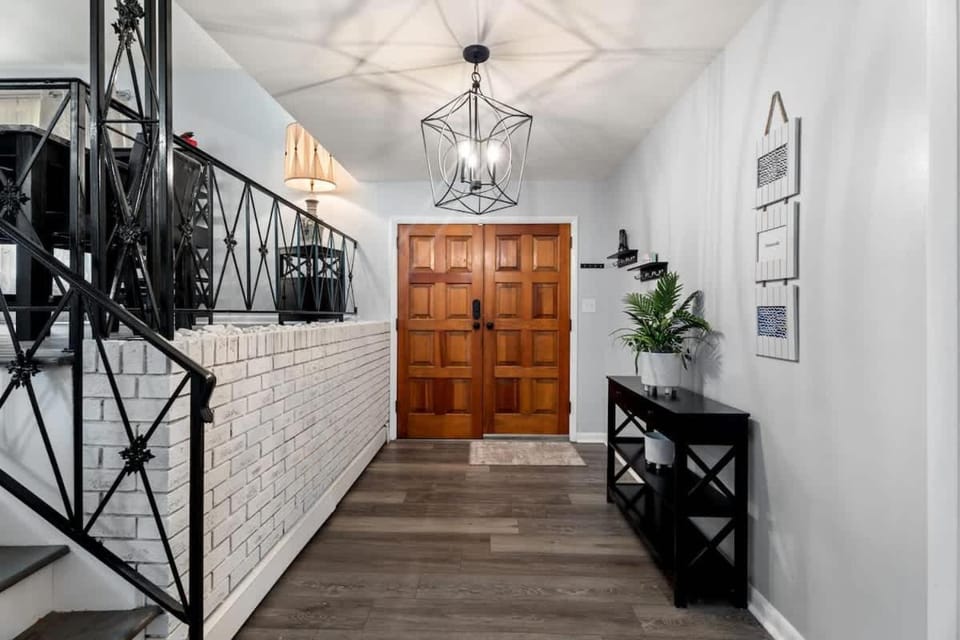 Arden Place - Spacious Retreat with Pool House in High Point
