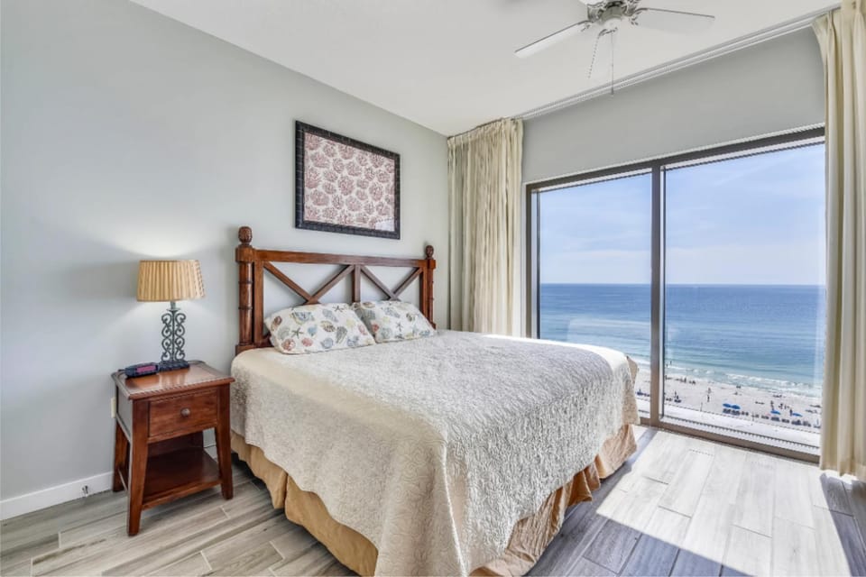 Bed, Bedroom, Sea view