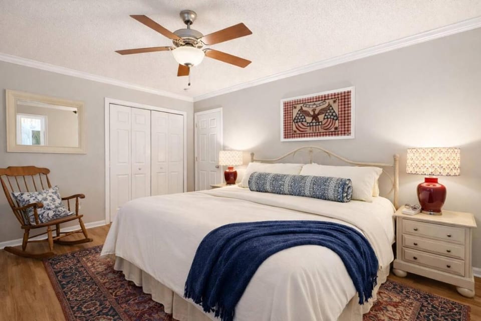 Close to Camp Lejeune-Hot Tub-Poker Garage-Yard House in Onslow County