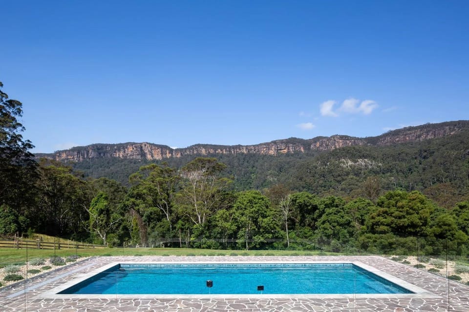 Mountain Springs House in Barrengarry