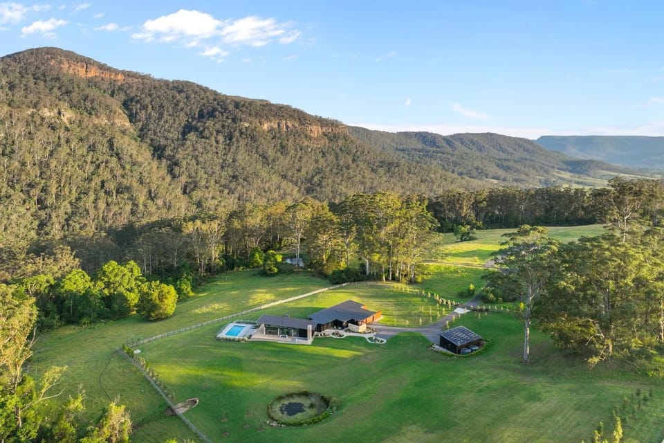 Mountain Springs House in Barrengarry