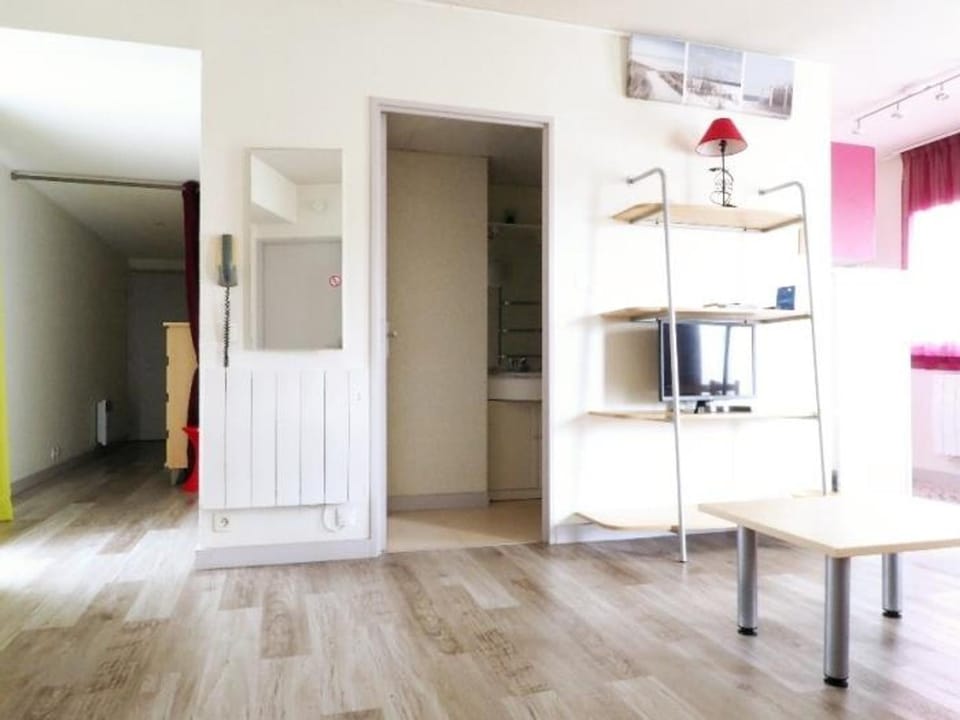 Appartement lumineux avec parking - 4 pers. - FR-1-879-9 Apartment in Nouvelle-Aquitaine