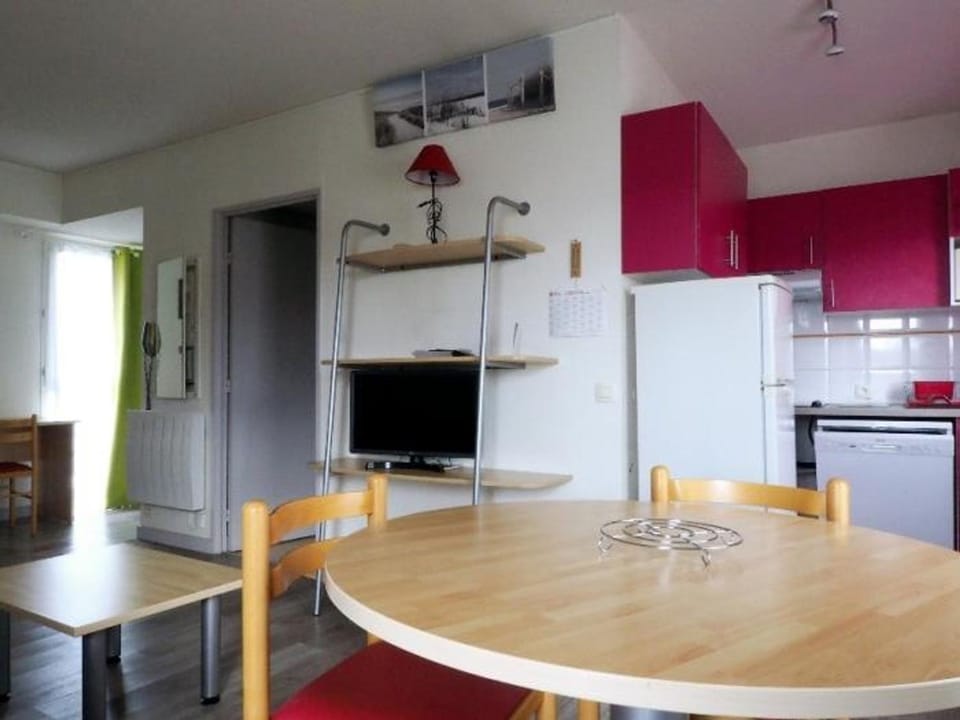 Appartement lumineux avec parking - 4 pers. - FR-1-879-9 Apartment in Nouvelle-Aquitaine
