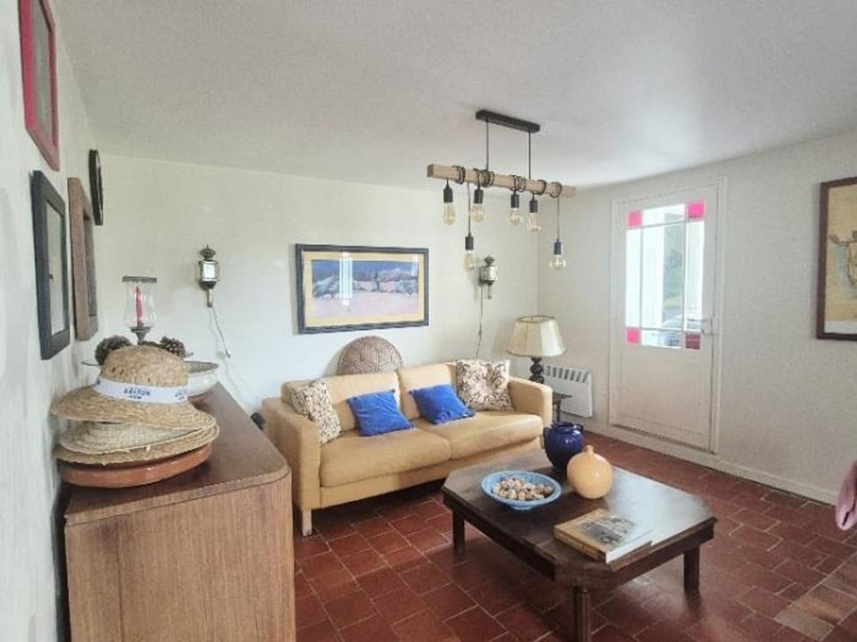 Appartement calme proche plage - 2 pers. - FR-1-879-22 Apartment in Fouras