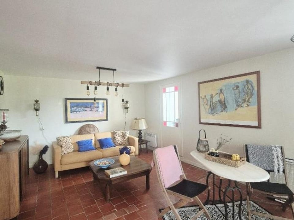 Appartement calme proche plage - 2 pers. - FR-1-879-22 Apartment in Fouras