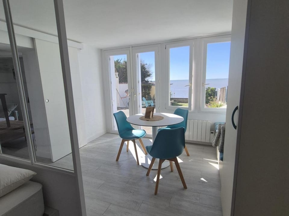 Appartement cozy avec vue imprenable sur la mer - 4 pers. - FR-1-879-42 Apartment in Fouras