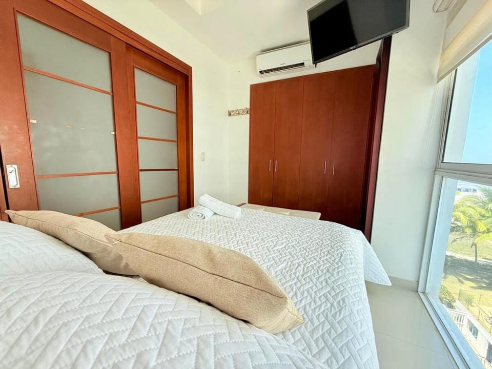 Bed, Bedroom, wardrobe, air conditioner