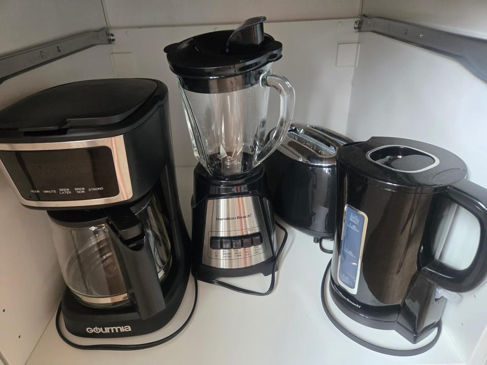 Coffee/tea facilities, Kitchen or kitchenette, toaster