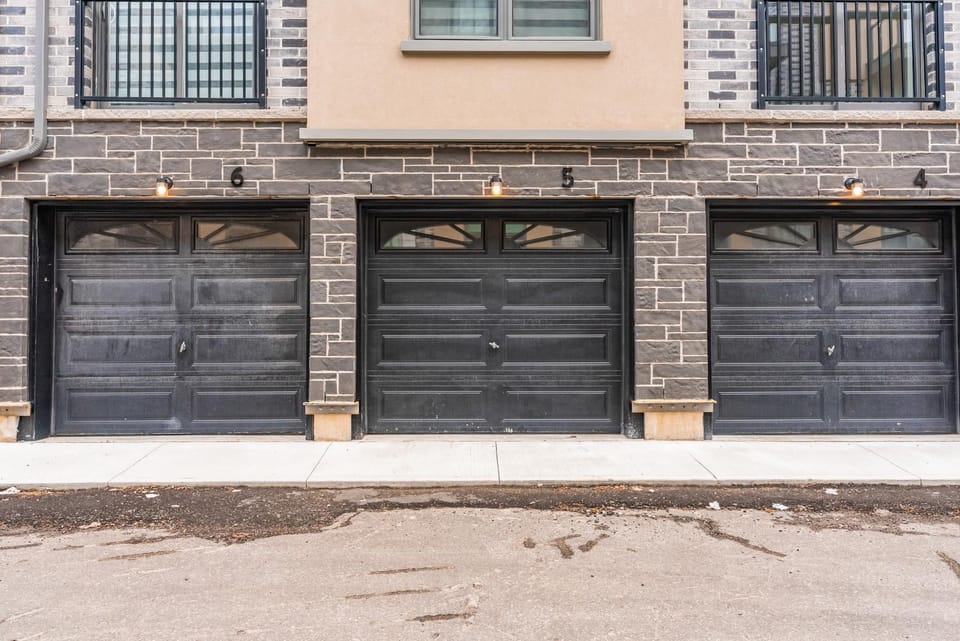 Modern Whitby Railway Home Villa in Oshawa