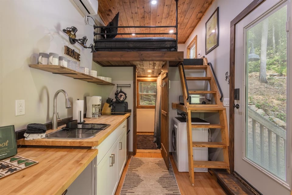 Bigfoot Bungalow Tiny Home in the Woods House in Cheoah