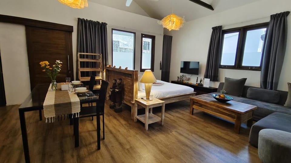 Umalas Digital Nomad Studio with Kitchen Villa in North Kuta