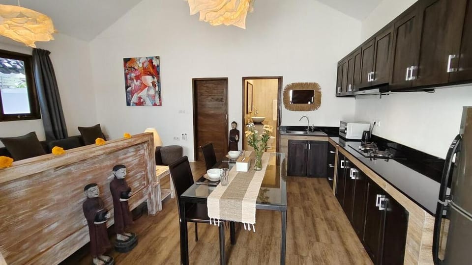 Umalas Digital Nomad Studio with Kitchen Villa in North Kuta