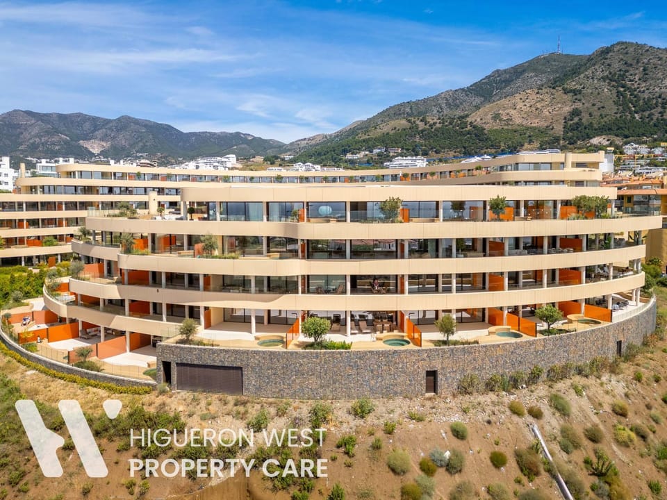 Property building, Day, Mountain view