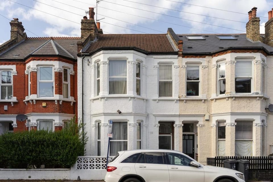 Spacious 2BR South London Retreat Great Transport Apartment in London Borough of Southwark