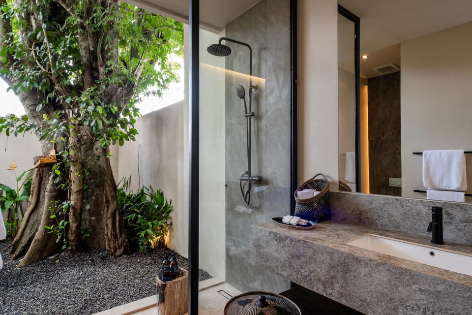 Shower, Bathroom, towels