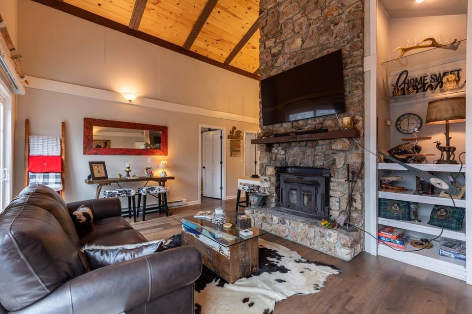 Wolfman Lodge House in Beech Mountain