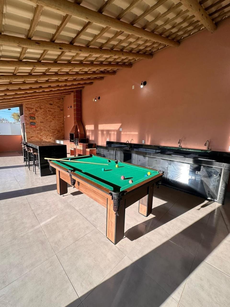 Billiard, Game Room