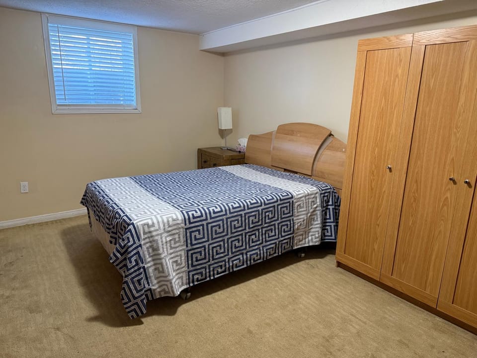 Beside U of Guelph Residence Rm 2 Bed and Breakfast in Guelph