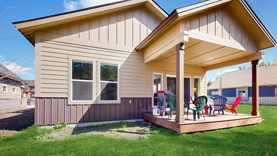 Modern McCall Family Retreat Loft AC Deck House in McCall
