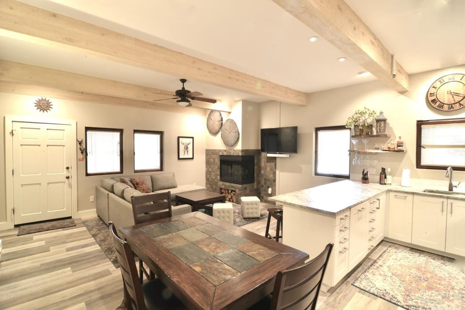 Kitchen or kitchenette, Living room, Photo of the whole room, Seating area, Dining area, fireplace