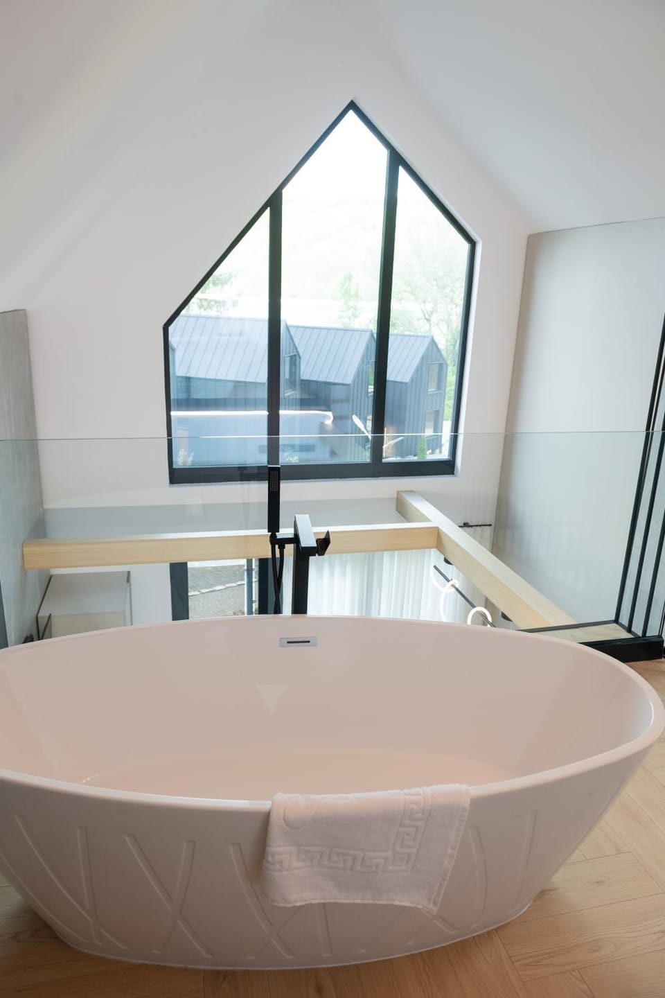 Bed, Hot Tub