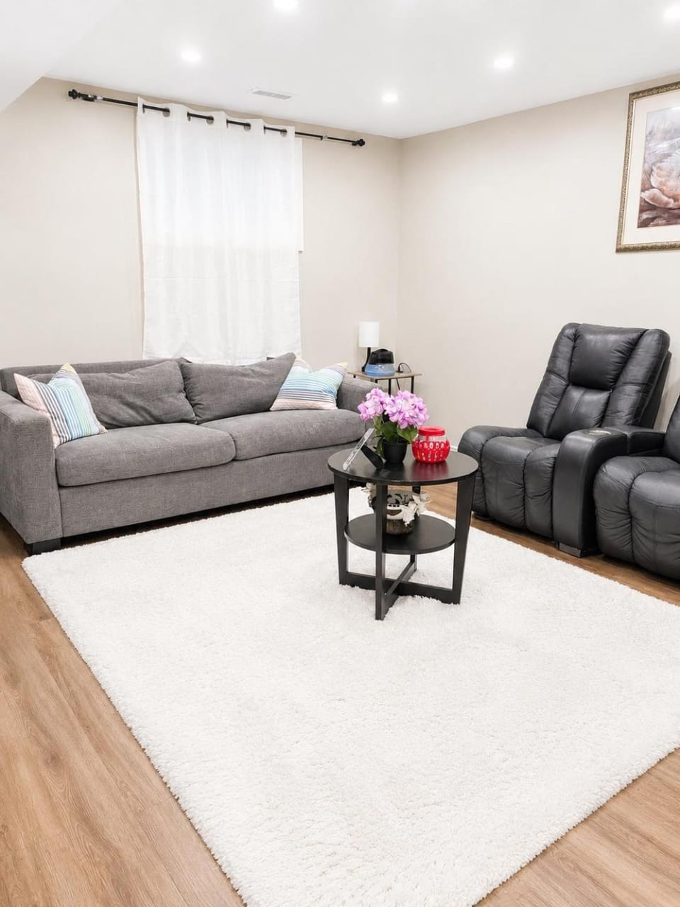 Cozy Luxury Stay, WiFi and Fully Equipped Apartment in Brant