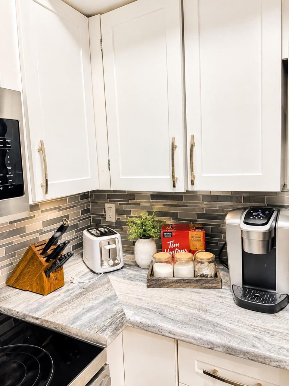 Cozy Luxury Stay, WiFi and Fully Equipped Apartment in Brant