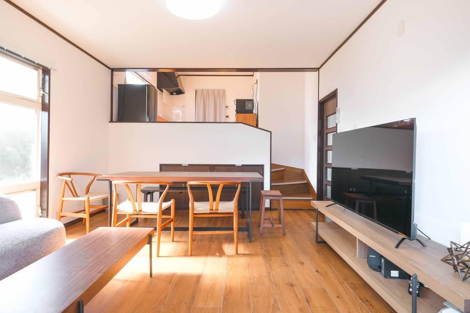Living room, Dining area
