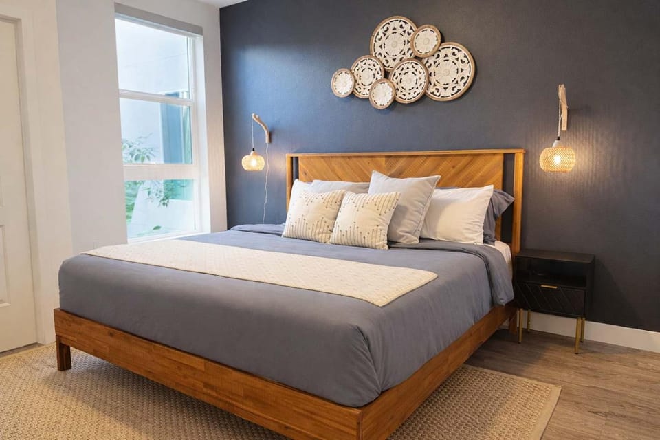 Bed, Photo of the whole room, Decorative detail, Bedroom