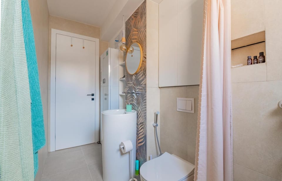 Toilet, Bathroom