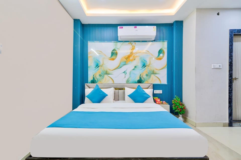 Bed, Photo of the whole room, Bedroom, air conditioner