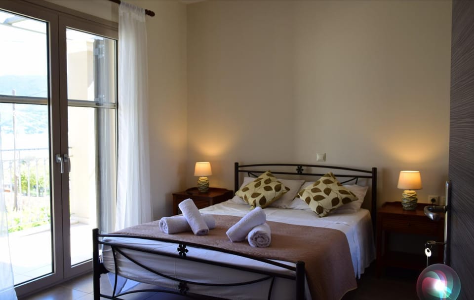 Artemis Apartment in Karavomylos