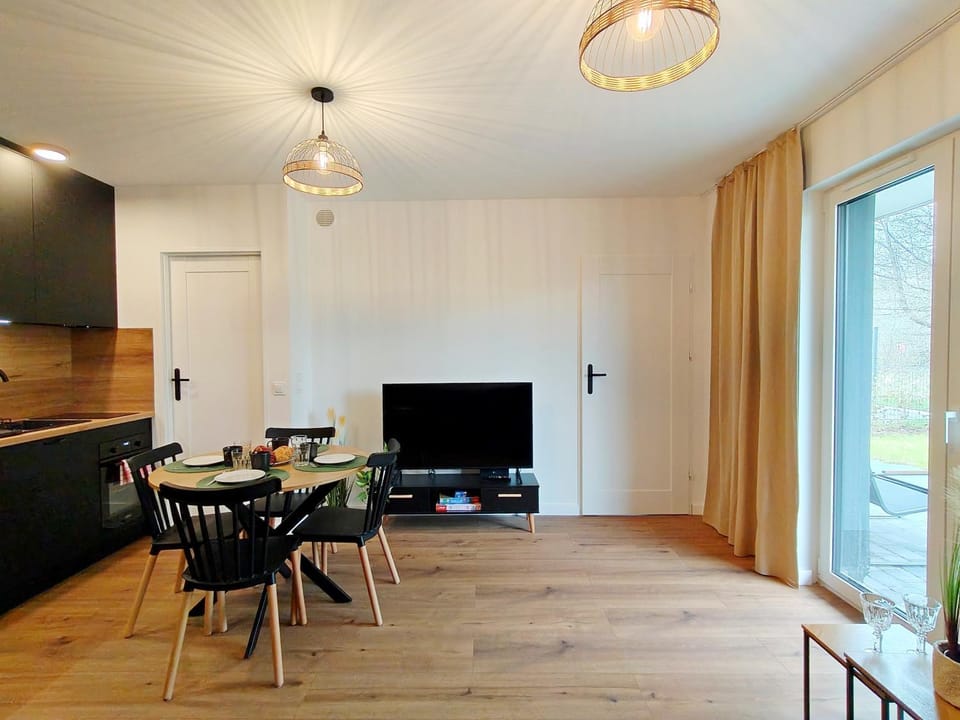 Sauna, Living room