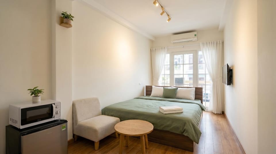 Communal lounge/ TV room, Bed, TV and multimedia, Living room, Photo of the whole room, Evening entertainment, Bedroom, hair dresser, air conditioner
